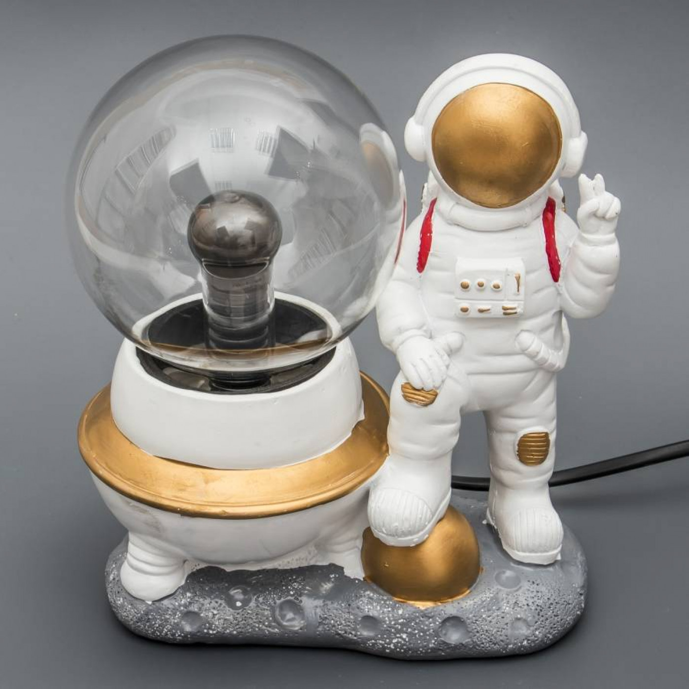 Светильник Плазма шар Космонавт Светильник Плазма шар Космонавт