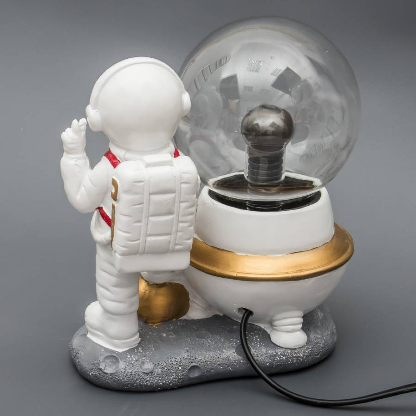 Светильник Плазма шар Космонавт Светильник Плазма шар Космонавт
