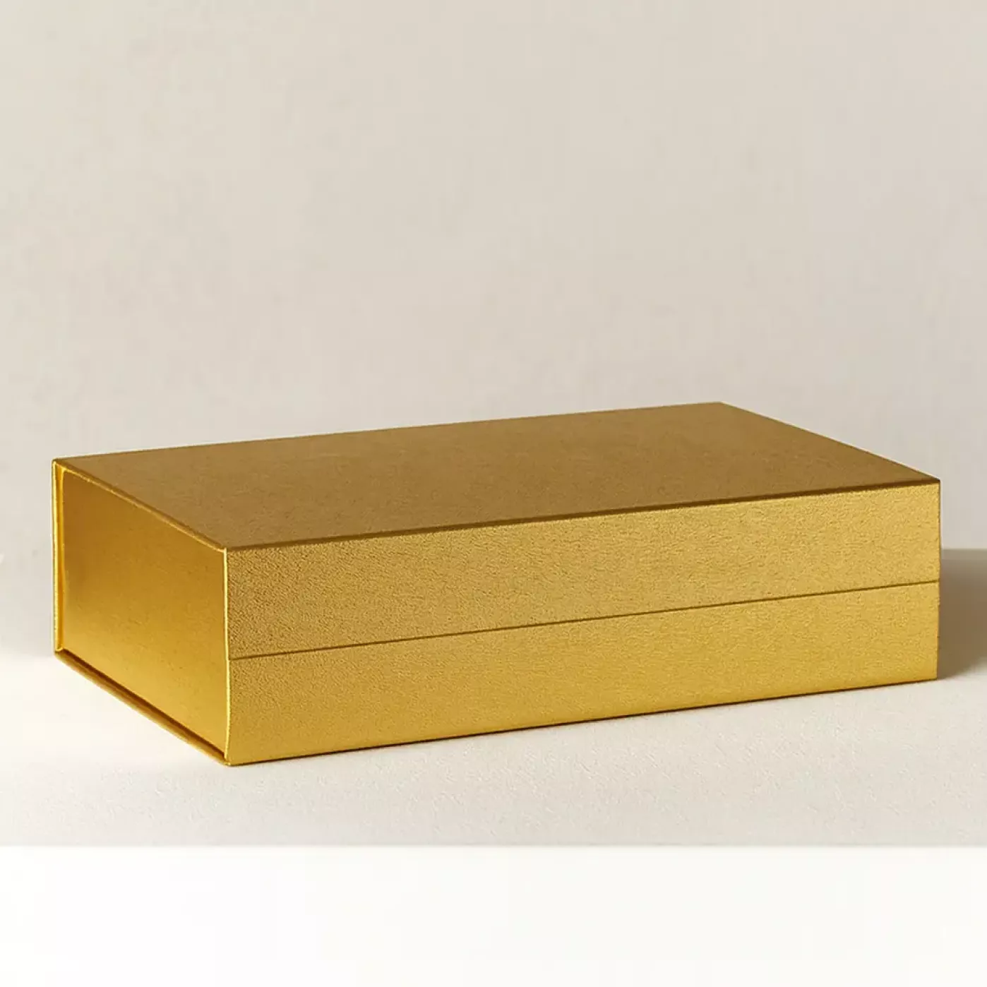 Премиум подарочная коробка на магните цвета Золото металлик 