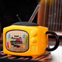 Кружка с крышкой и трубочкой Ретро Телевизор желтый