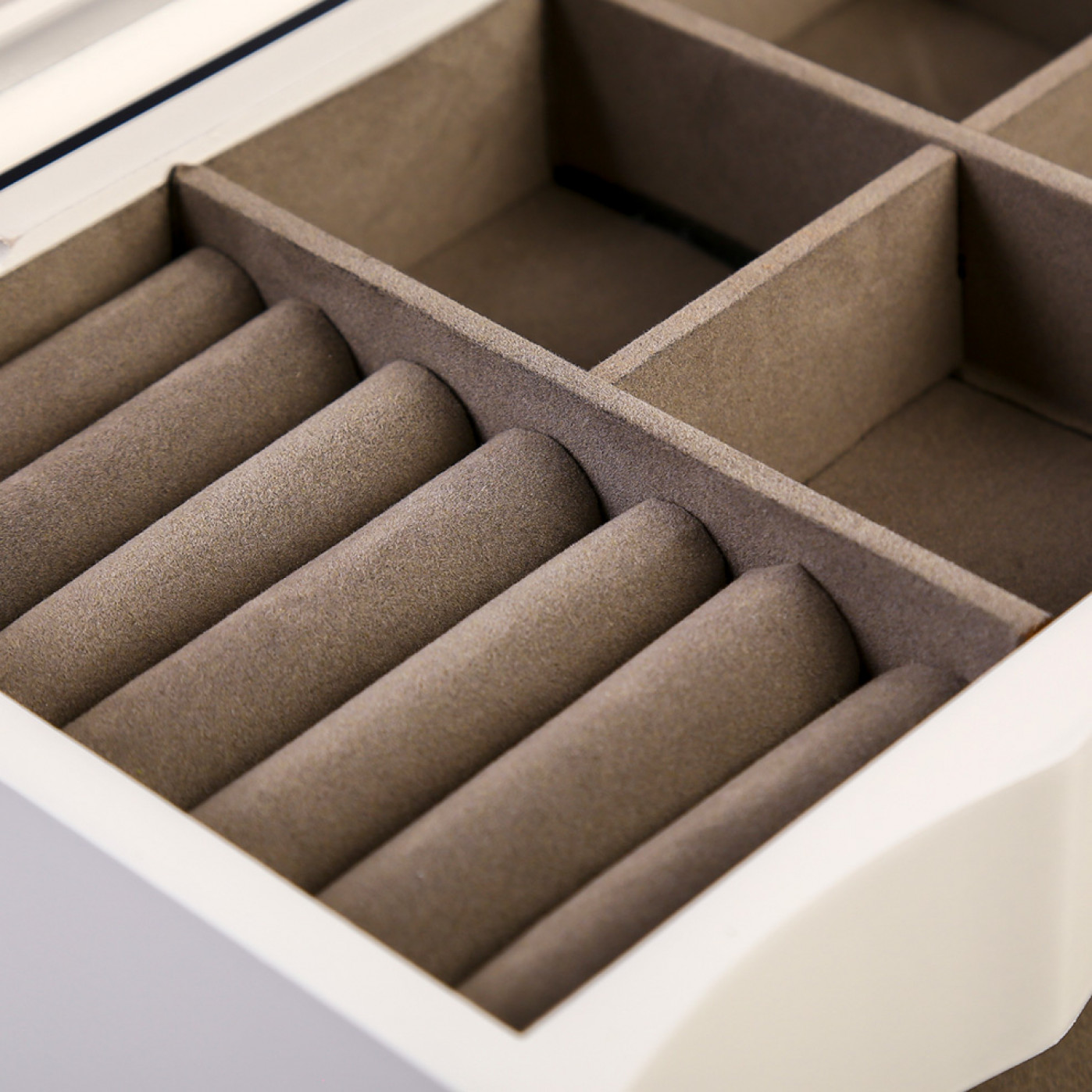 Шкатулка для украшений и аксессуаров Розы