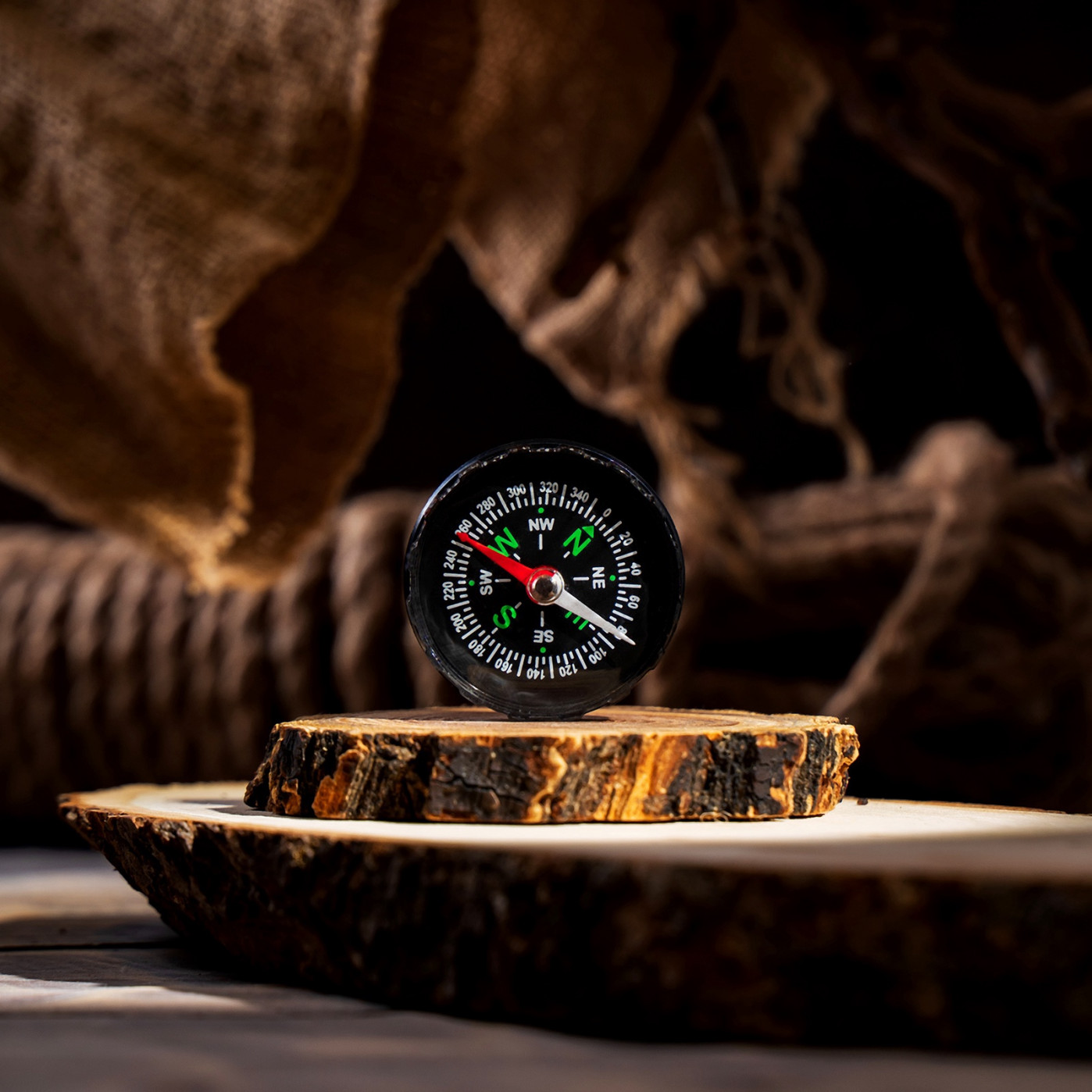 Компас жидкостный