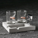 Подарочный набор Непробиваемый (2 стопки, зажигалка, подставка)