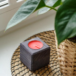Ароматическая свеча в деревянном подсвечнике Клубника