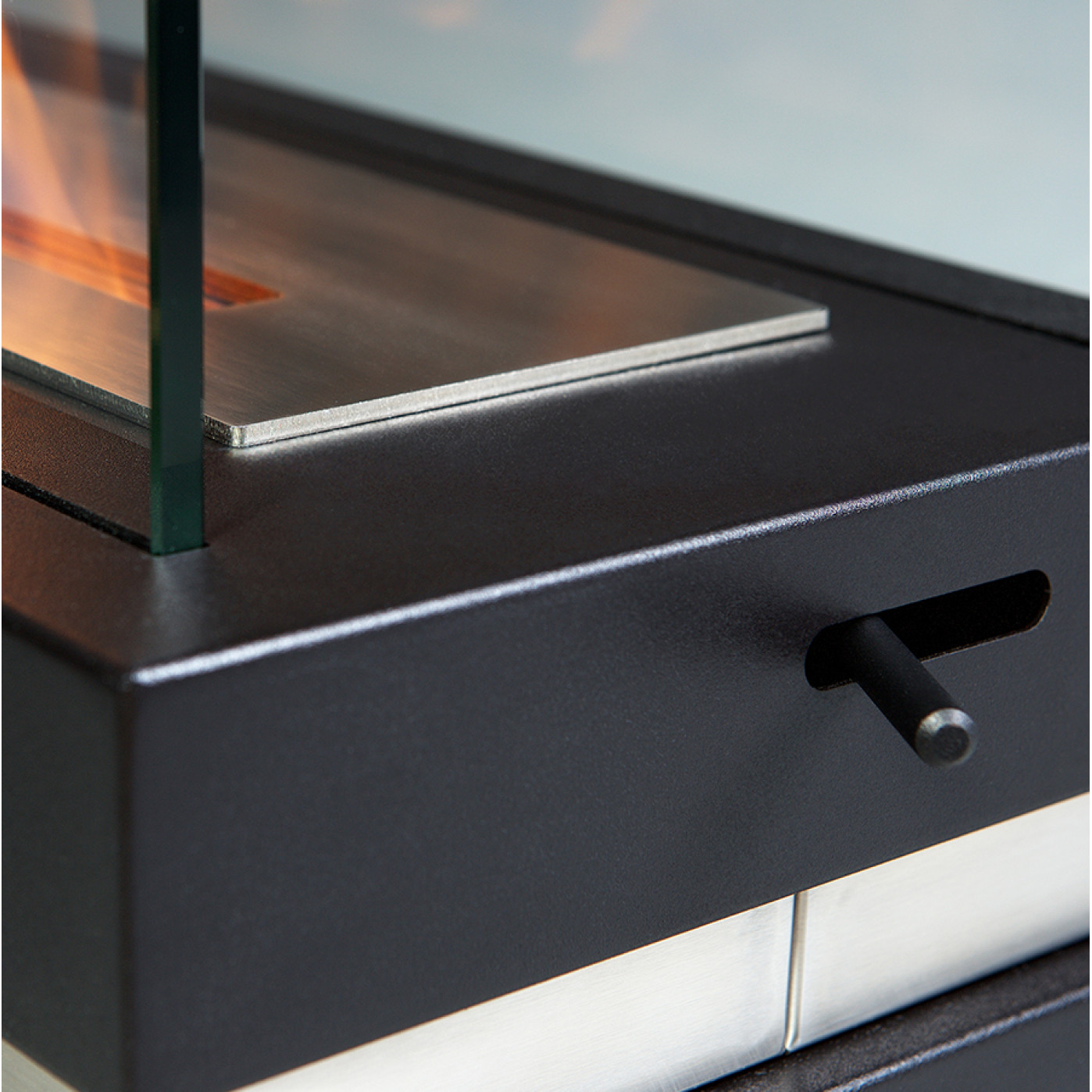 Напольный биокамин Fame AVE Black