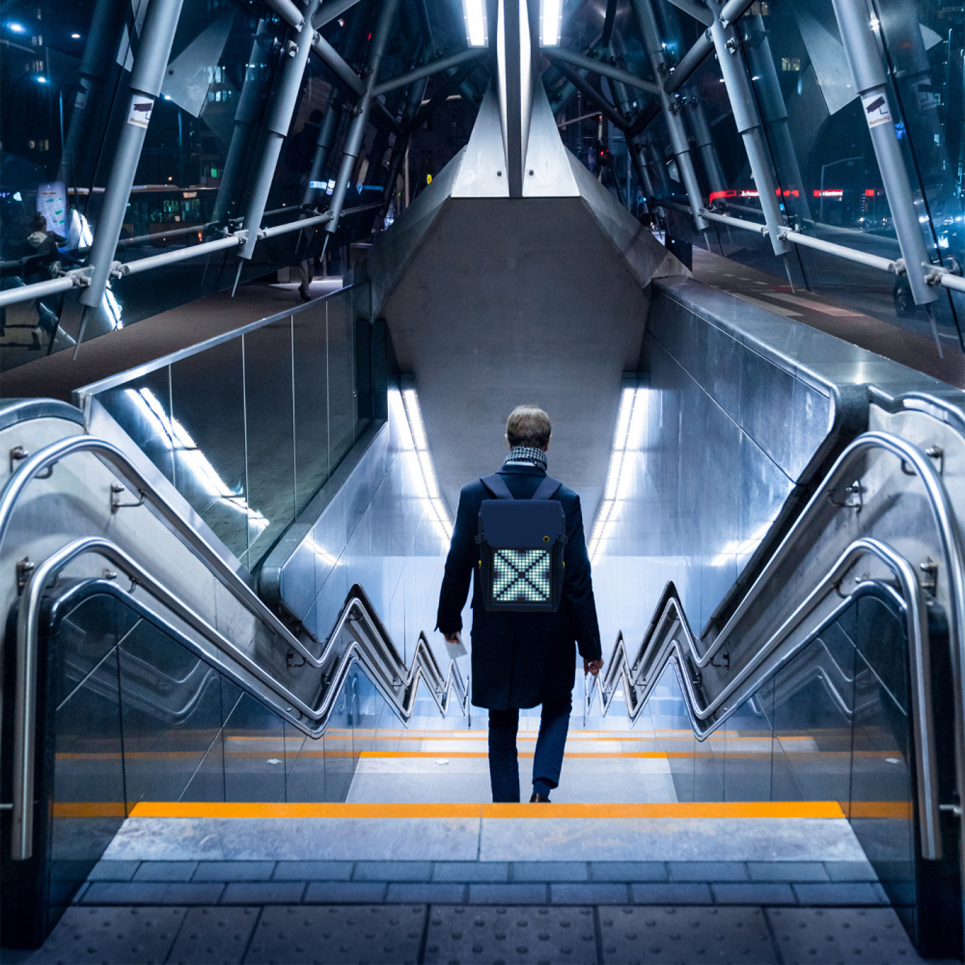 Рюкзак с кастомизируемой LED панелью Divoom 