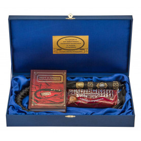 Подарочный набор "Кнут и пряник" - кнут, тульский пряник и книга в футляре-2