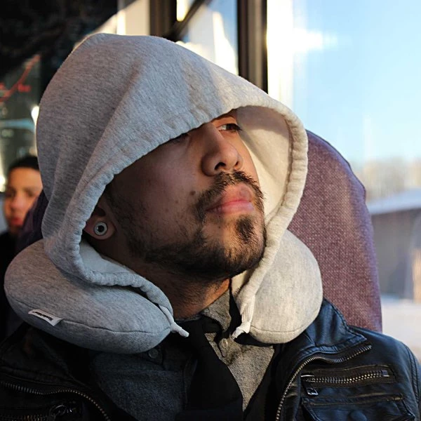 Капюшон-подушка  Travel Hoodie Pillow