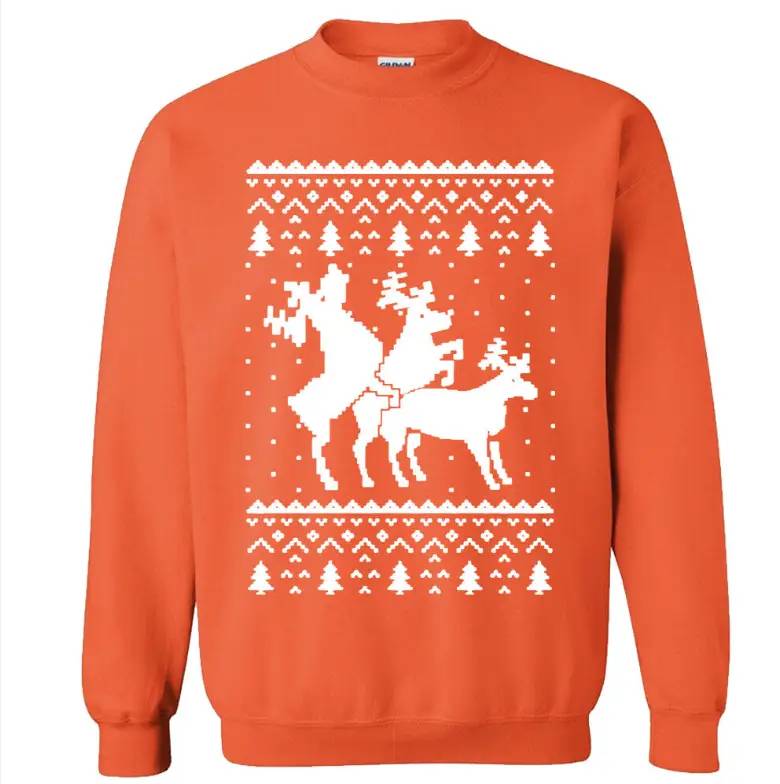 Прикольный новогодний свитер с оленями